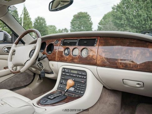 Used 1999 Jaguar XK8 Convertible image 41