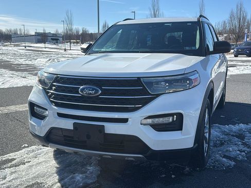 Used 2020 Ford Explorer XLT w/ Equipment Group 202A image 18