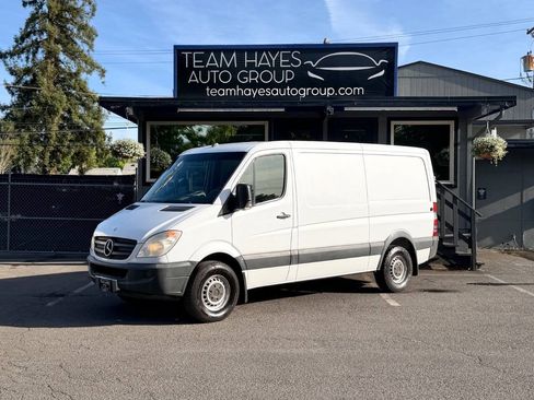 Used 2012 Mercedes-Benz Sprinter 2500 w/ Premium Pkg image 2