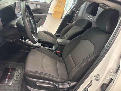 Used 2023 Kia Forte LXS image 19