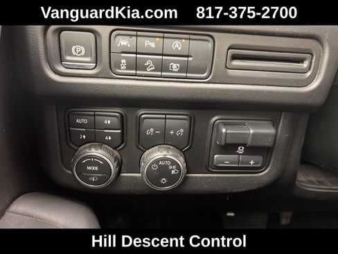 Used 2024 Chevrolet Tahoe Z71 w/ Z71 Off-Road Package image 25