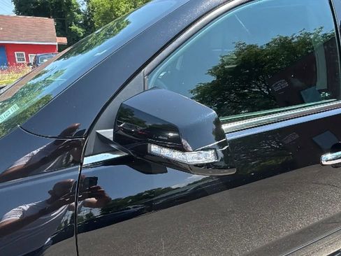 Used 2017 Chevrolet Traverse LT w/ Style and Technology Package image 30