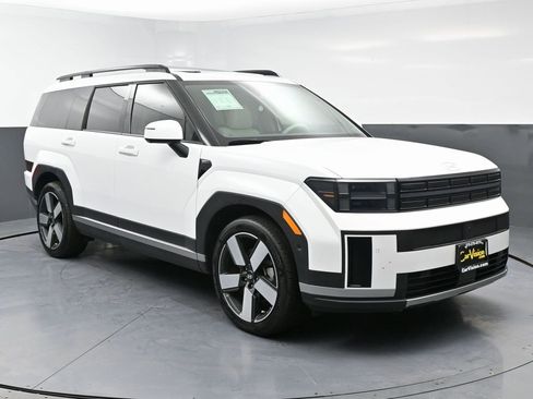 Used 2024 Hyundai Santa Fe Limited image 3