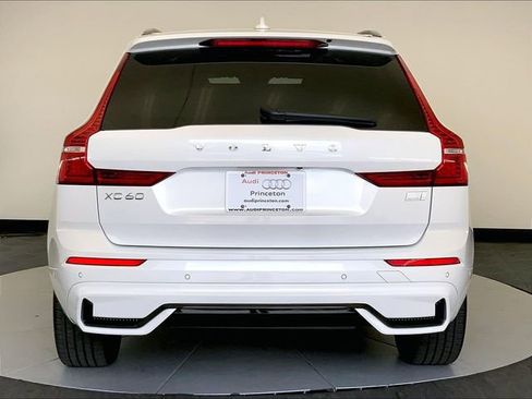 Used 2024 Volvo XC60 T8 Plus w/ Climate Package AWD/4WD image 6