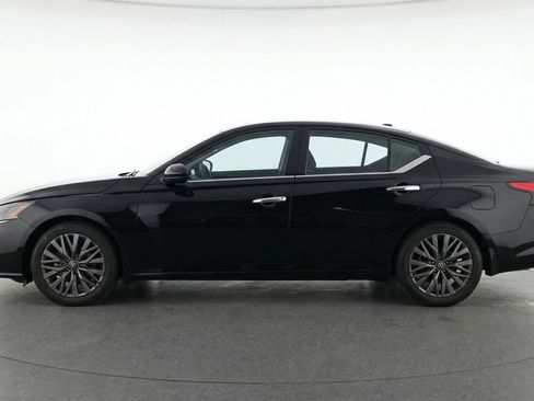 Used 2025 Nissan Altima 2.5 SV image 5