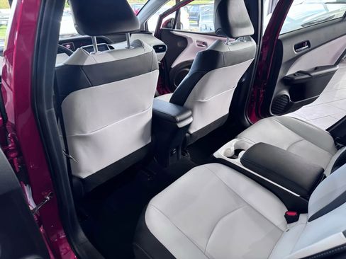 Used 2017 Toyota Prius Prime Premium image 16