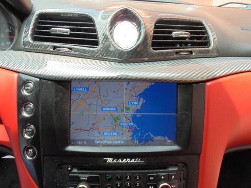 Used 2014 Maserati GranTurismo Sport RWD image 21