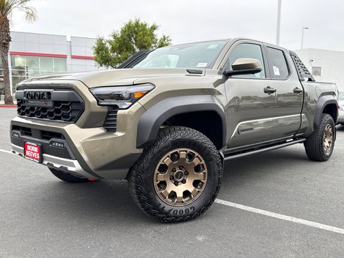 New 2026 Toyota Tacoma 4x4 Double Cab Hybrid image 2