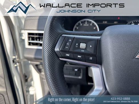 Used 2025 Mitsubishi Outlander AWD image 30