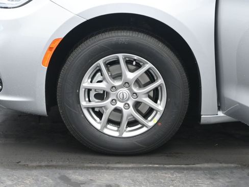 New 2026 Chrysler Pacifica Select image 29