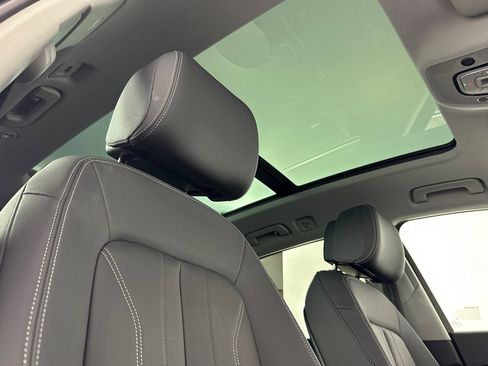 Used 2023 Audi Q5 2.0T Premium w/ Convenience Package image 16