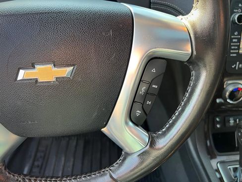 Used 2015 Chevrolet Traverse LT w/ LPO, 'HIT The Road' Package image 37