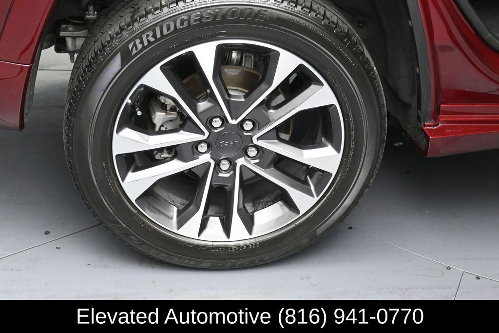 Used 2025 Jeep Grand Cherokee Overland w/ Adv Protech Group III AWD/4WD image 5