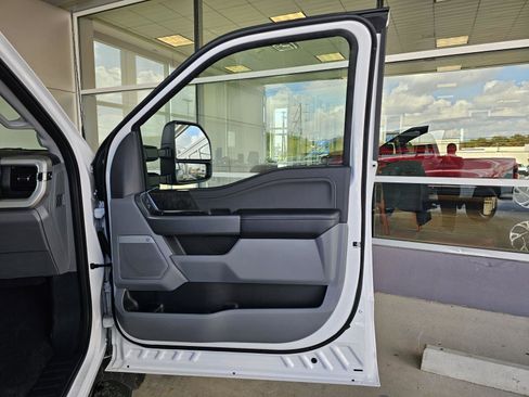 Used 2024 Ford F350 XLT w/ XLT Premium Package image 12