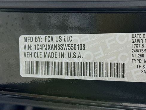 Used 2025 Jeep Wrangler Sport AWD/4WD image 33