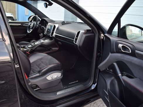 Used 2017 Porsche Cayenne GTS AWD/4WD image 80
