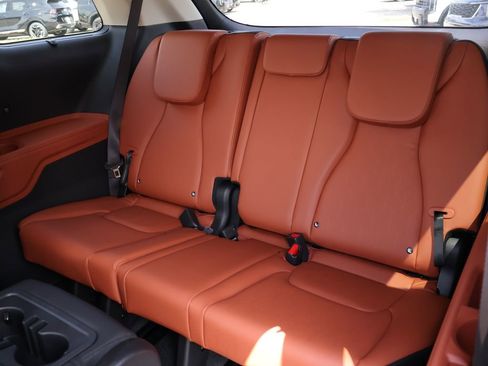 New 2026 Kia Carnival EX FWD image 15