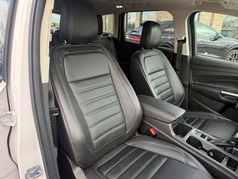 Used 2019 Ford Escape Titanium image 36