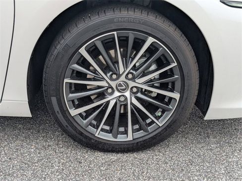 Certified 2023 Lexus ES 300h w/ Premium Package image 12