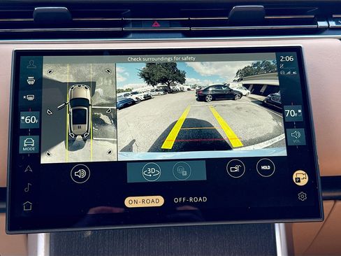 Used 2025 Land Rover Range Rover SE image 31