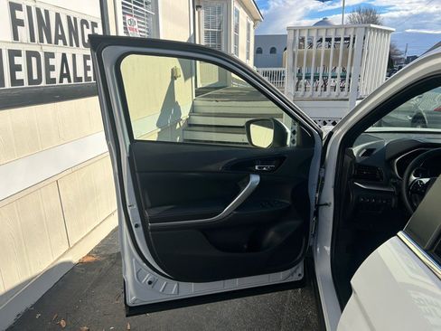 Used 2023 Mitsubishi Eclipse Cross SEL image 8