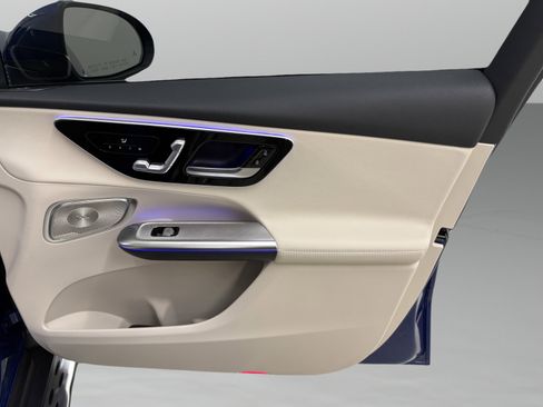 Used 2026 Mercedes-Benz GLC 300 4MATIC image 32