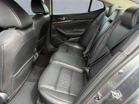 Used 2018 Nissan Maxima Platinum image 14