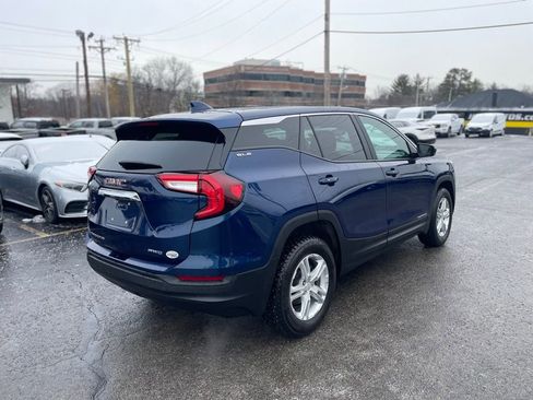 Used 2022 GMC Terrain SLE image 6