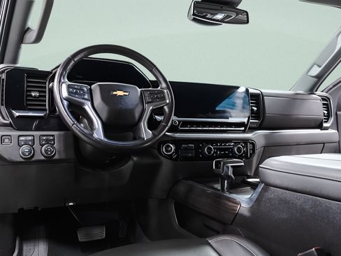 Used 2023 Chevrolet Silverado 1500 LTZ w/ LTZ Convenience Package II AWD/4WD image 27