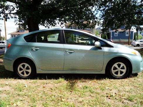 Used 2015 Toyota Prius Five image 11