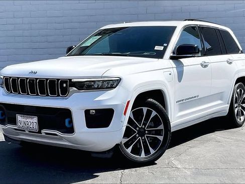 Used 2023 Jeep Grand Cherokee Overland w/ Advanced Protech Group III AWD/4WD image 1