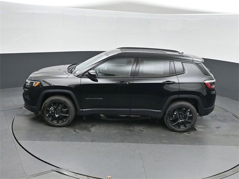 New 2026 Jeep Compass Latitude image 34