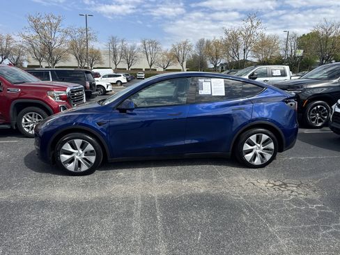 Used 2024 Tesla Model Y Long Range image 7