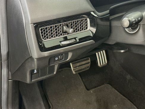 Used 2025 Honda Civic Sport image 17
