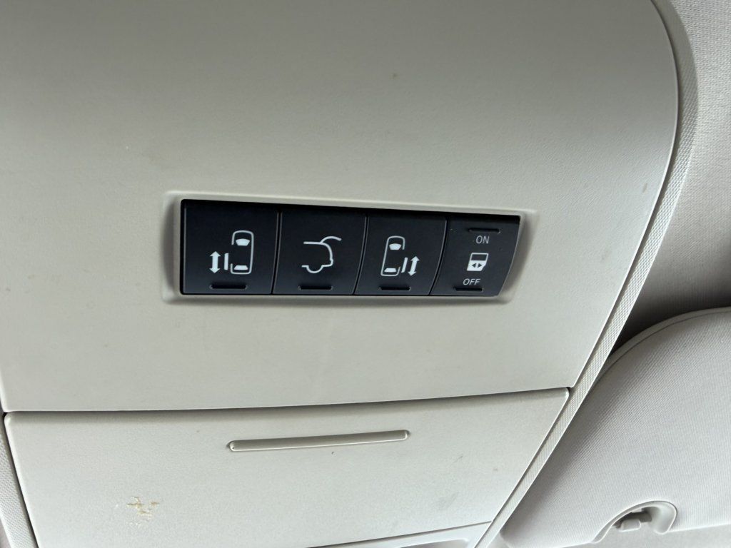 Used 2012 Chrysler Town & Country Touring w/ Entertainment Group #1 FWD image 36