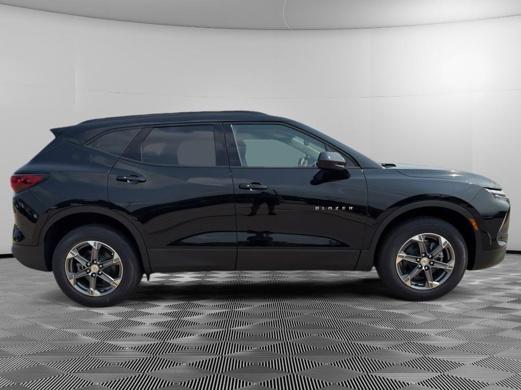 New 2026 Chevrolet Blazer LT w/ Convenience Package AWD/4WD image 5