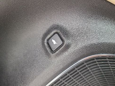 Used 2022 Acura MDX SH-AWD w/ Technology Package image 35