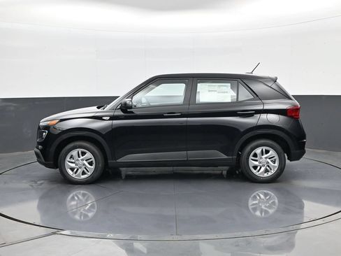 New 2026 Hyundai Venue SE FWD image 8