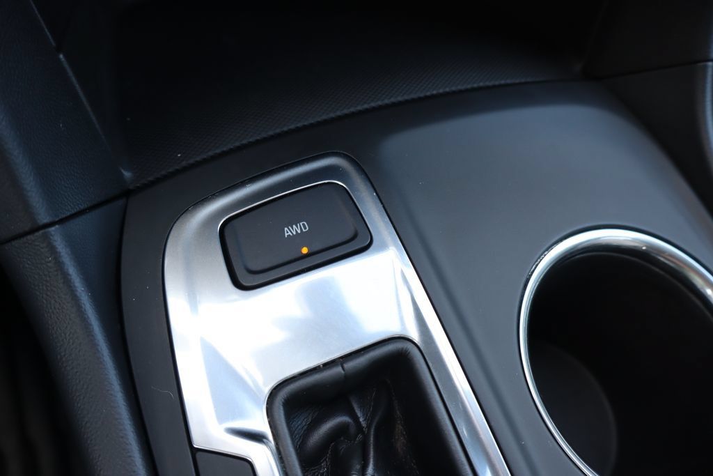 Used 2019 Chevrolet Equinox LS w/ LS Convenience Package AWD/4WD image 14