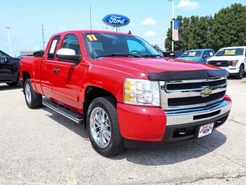 Used 2011 Chevrolet Silverado 1500 LT AWD/4WD image 7