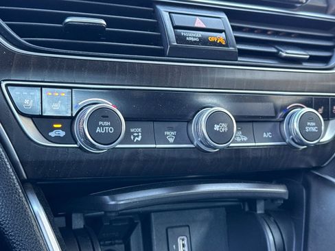 Used 2020 Honda Accord Touring image 18