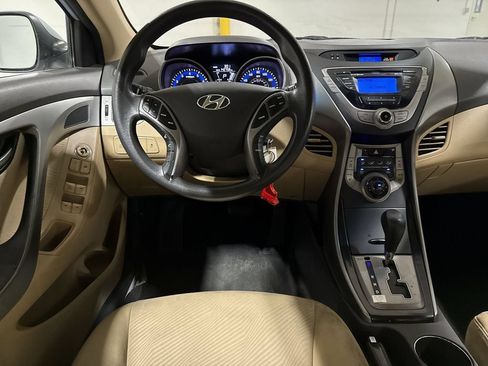 Used 2013 Hyundai Elantra GLS w/ Preferred Pkg FWD image 11