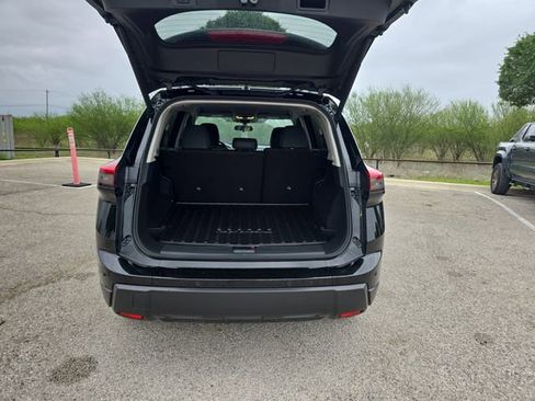 Used 2025 Nissan Rogue SV image 12