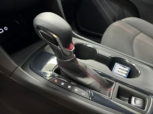 Used 2022 Chevrolet Equinox RS image 24