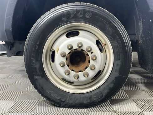 Used 2018 RAM 5500 Tradesman w/ Power & Remote Entry Group image 9