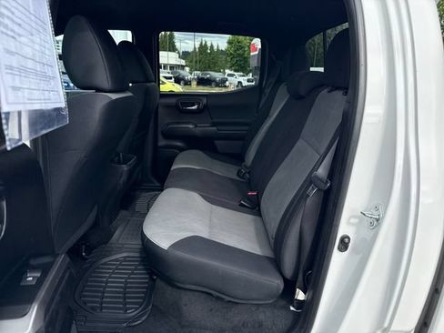 Used 2021 Toyota Tacoma TRD Off-Road w/ Technology Package AWD/4WD image 13