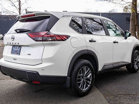 Certified 2024 Nissan Rogue S image 6