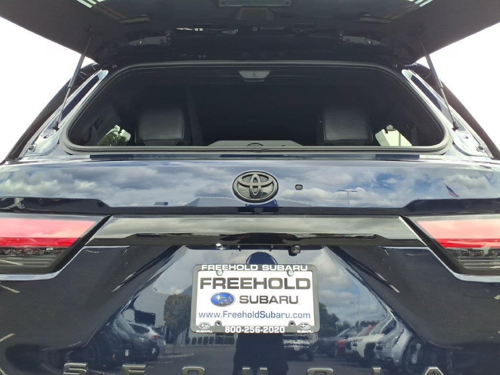 Used 2024 Toyota Sequoia Platinum AWD/4WD image 19