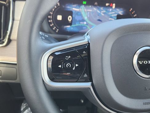 New 2026 Volvo XC90 B5 Plus w/ Protection Package Premier image 15