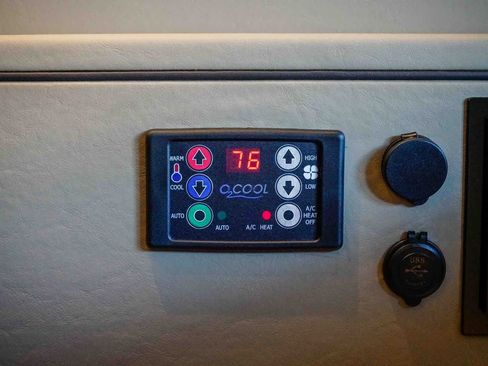 Used 2025 Mercedes-Benz Sprinter 3500 image 32